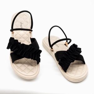 Women's Ruffle Soft Beautiful Sandals Anti Slip Water Resistant Black